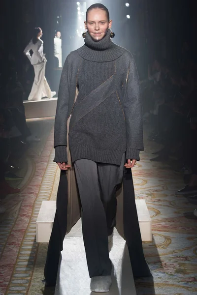 Look 1